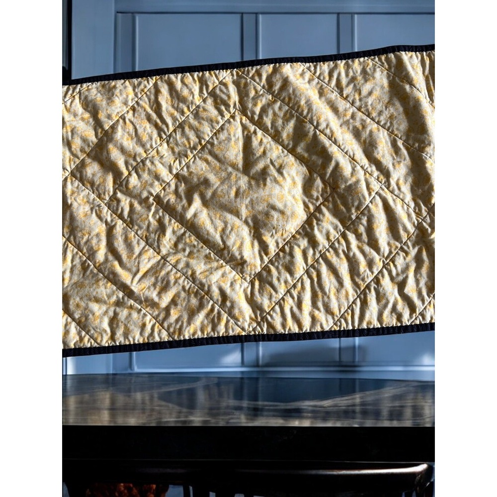 Homemade Quilted Table Runner Halloween-themed Pumpkins Candy‎ Spooky 40"x15.5" - Picture 6 of 9